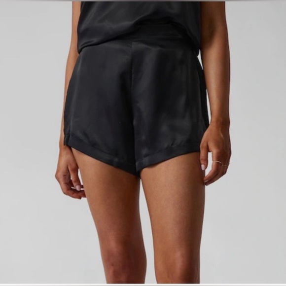 ATHLETA CALM COOL SHORT - Picture 4 of 8